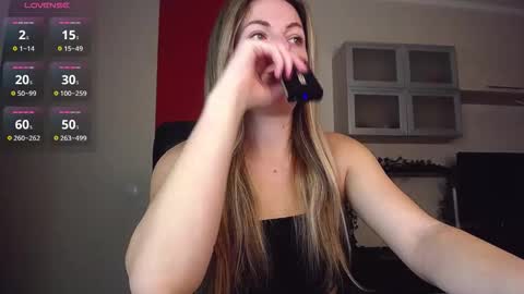 Lina online show from November 2025 08:40:01 AM