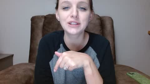 Snapshot of hi_cut_cutie chatting on October 2025 01:13:01 PM Paige online show from October 2025 01:13:01 PM