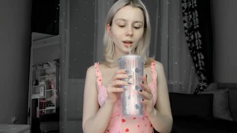 Popsy Risha online show from December 2025 12:37:02 AM