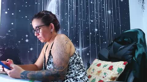 Snapshot of hikaryfire chatting on May 2026 01:57:16 AM hikaryfire online show from May 2026 01:57:16 AM