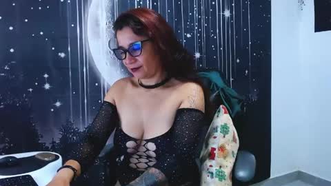 Snapshot of hikaryfire chatting on May 2026 11:40:01 AM hikaryfire online show from May 2026 11:40:01 AM