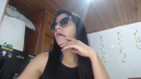 hilaril18 online show from December 2024 03:29:02 AM