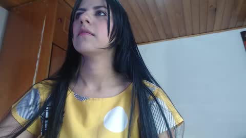 hilaril18 online show from September 2025 06:32:02 PM