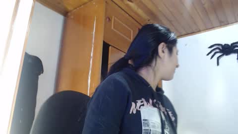 hilaril18 online show from October 2025 12:08:02 AM