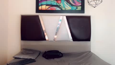 Hilary Avilan online show from March 2026 07:17:01 PM