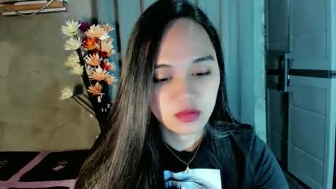 Snapshot of hilarymolly chatting on February 2026 11:04:02 AM hilarymolly online show from February 2026 11:04:02 AM