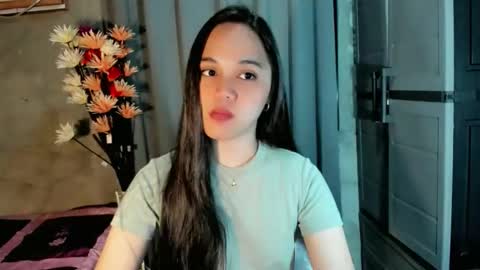 Snapshot of hilarymolly chatting on February 2026 10:36:01 PM hilarymolly online show from February 2026 10:36:01 PM