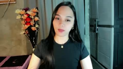 Snapshot of hilarymolly chatting on February 2026 10:06:01 PM hilarymolly online show from February 2026 10:06:01 PM