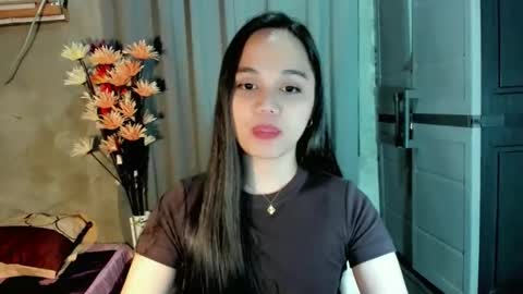 Snapshot of hilarymolly chatting on March 2026 03:09:01 AM hilarymolly online show from March 2026 03:09:01 AM