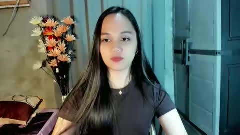 Snapshot of hilarymolly chatting on March 2026 07:15:01 AM hilarymolly online show from March 2026 07:15:01 AM