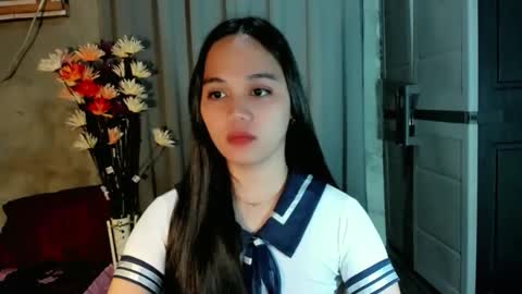 hilarymolly online show from April 2026 04:45:02 AM