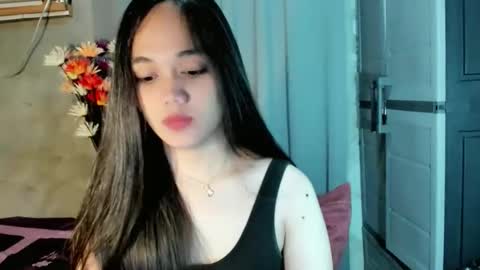 hilarymolly online show from April 2026 10:18:01 AM