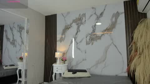 Hilary Thomsom online show from March 2026 12:42:02 PM