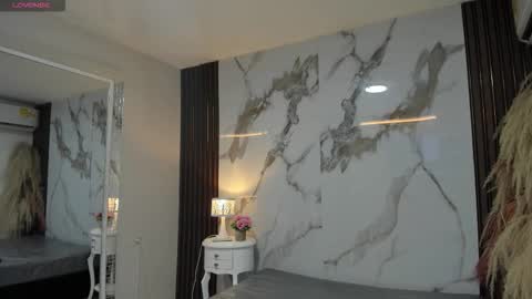 Hilary Thomsom online show from March 2026 11:58:02 AM