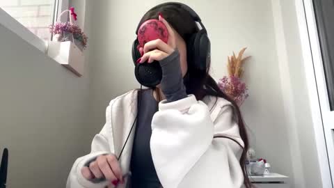 Hi Im Elizabeth online show from October 2025 01:22:01 PM