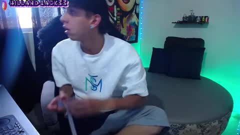 Snapshot of hill_and_jack chatting on January 2025 09:42:01 PM Hill and Jack online show from January 2025 09:42:01 PM