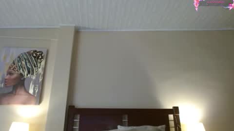 Hillary  online show from October 2025 06:28:02 PM