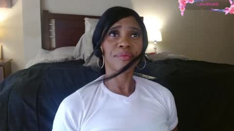 Snapshot of hillary_foox chatting on May 2026 06:27:02 PM Hillary online show from May 2026 06:27:02 PM
