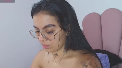 sarah online show from November 2025 04:07:01 AM