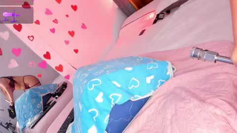 Snapshot of hillary_smile chatting on November 2025 07:38:02 PM Hilary online show from November 2025 07:38:02 PM