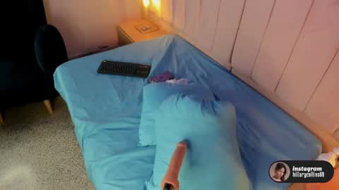 Snapshot of hillarycollins chatting on July 2026 03:09:02 AM hillarycollins online show from July 2026 03:09:02 AM