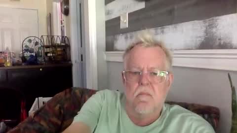 Snapshot of hillcountrydads chatting on May 2026 04:01:01 PM TwoDaddies online show from May 2026 04:01:01 PM