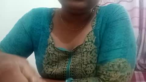 himuhimu22 online show from October 2025 02:38:02 PM