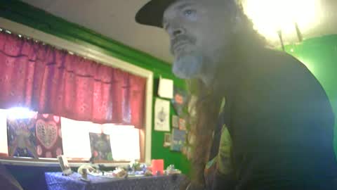 Snapshot of hippiedad333 chatting on June 2026 11:31:01 PM hippiedad333 online show from June 2026 11:31:01 PM