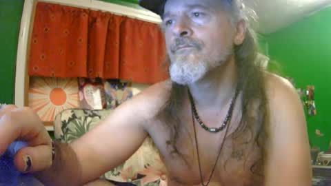 Snapshot of hippiedad333 chatting on June 2026 01:44:02 AM hippiedad333 online show from June 2026 01:44:02 AM