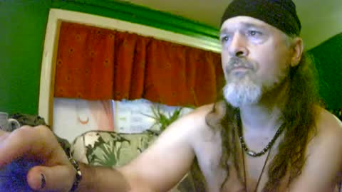Snapshot of hippiedad333 chatting on July 2026 01:01:02 AM hippiedad333 online show from July 2026 01:01:02 AM