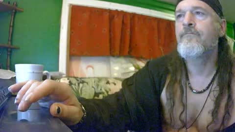 Snapshot of hippiedad333 chatting on July 2026 06:05:01 AM hippiedad333 online show from July 2026 06:05:01 AM