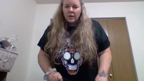 Snapshot of hippysnewhere chatting on May 2026 08:32:01 AM hippysnewhere online show from May 2026 08:32:01 AM