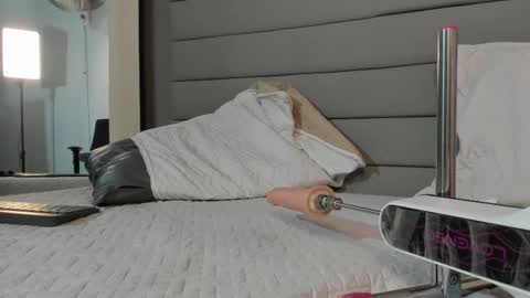 Hisoka online show from September 2025 11:26:02 PM