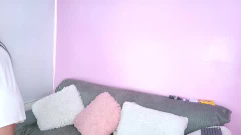 hiyakasudere_ online show from October 2025 06:42:01 PM