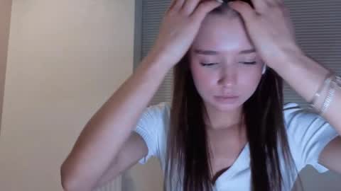 Sofia online show from November 2025 08:13:02 PM