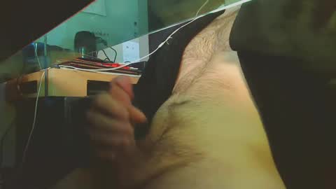 Hairy Hockey Player 92 online show from February 2025 11:24:02 AM