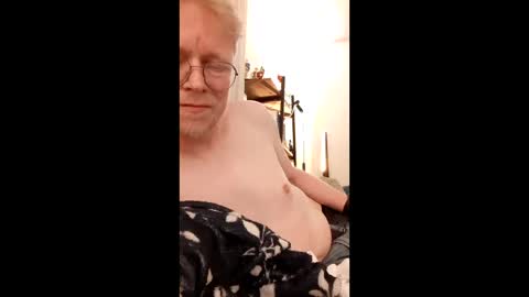 hoddermodder262716 online show from May 2026 11:11:01 PM