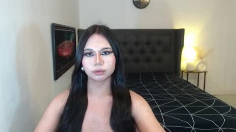 hoe_freesia online show from May 2026 06:05:01 PM