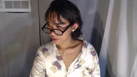 Karrie3 online show from November 2025 04:06:01 PM