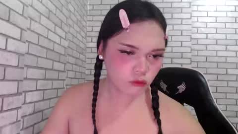 Snapshot of hoelymelissaa chatting on April 2026 12:34:02 PM Melissa3 online show from April 2026 12:34:02 PM