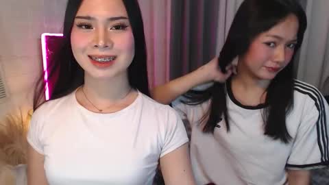 hoelymolly online show from March 2026 04:54:01 PM