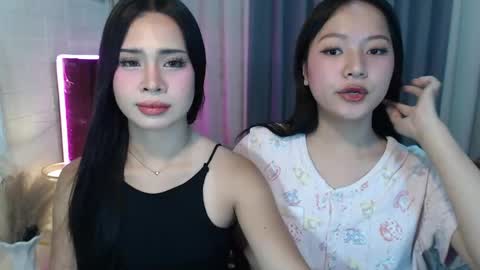 hoelymolly online show from April 2026 07:09:02 PM