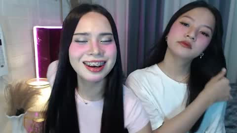 hoelymolly online show from April 2026 08:20:02 PM