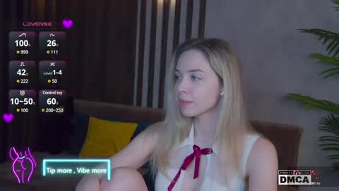 Snapshot of holl1would chatting on February 2025 11:04:01 PM My social media links subscribe to support me online show from February 2025 11:04:01 PM