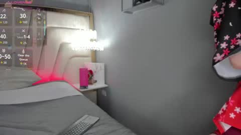 Snapshot of hollannd_ chatting on July 2026 05:17:01 PM Holland online show from July 2026 05:17:01 PM