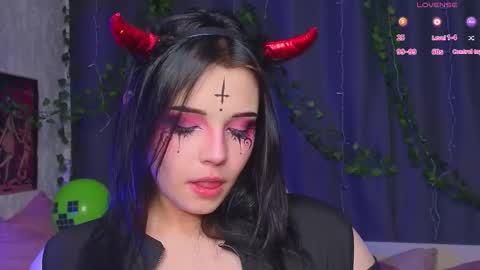 Lux online show from September 2025 06:35:02 PM