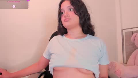 Snapshot of holly_16 chatting on February 2026 10:08:02 PM holly_16 online show from February 2026 10:08:02 PM