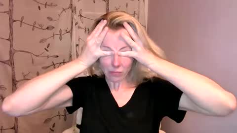 holly_bourbon online show from June 2026 02:23:01 AM