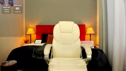 Holly Madisson online show from November 2025 01:06:02 PM