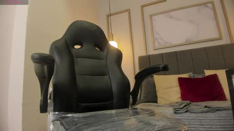 Holly Madisson online show from April 2026 07:07:02 PM